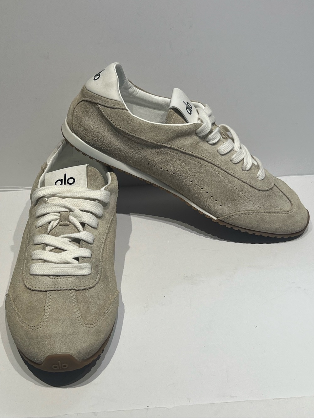 Alo Yoga Sunset Gravel Low Top Sneakers Sz M7.5 W 9
